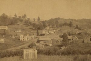 Pies & Pickaxes: A Historic Walking Tour of Julian, CA - Starting at 2315 Main St: Bailey House and the Founder’s Punchlines